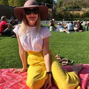 Meet your Posher, Emma-jane